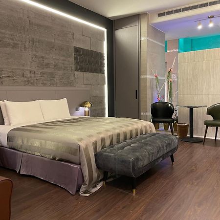 Purple Garden Motel Каосюн Екстериор снимка