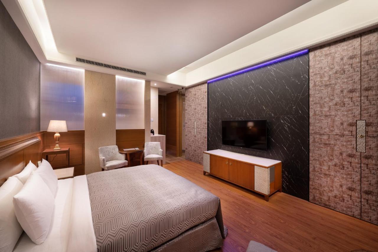 Purple Garden Motel Каосюн Екстериор снимка