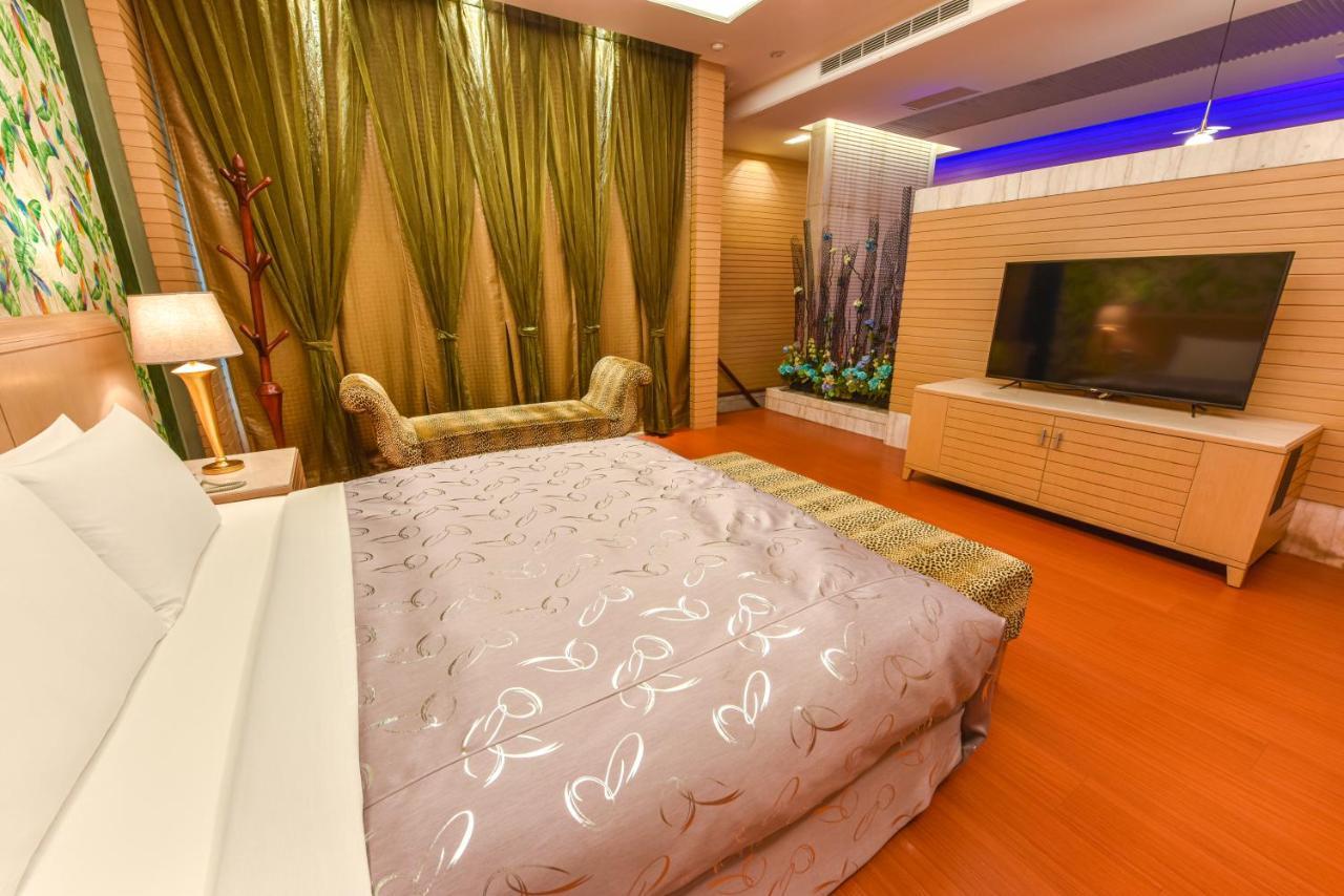 Purple Garden Motel Каосюн Екстериор снимка
