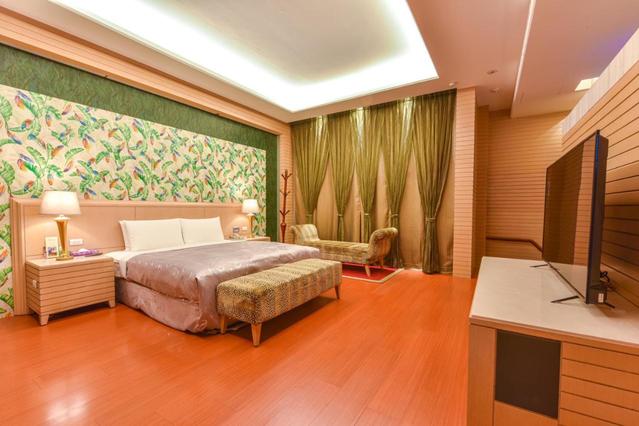 Purple Garden Motel Каосюн Екстериор снимка