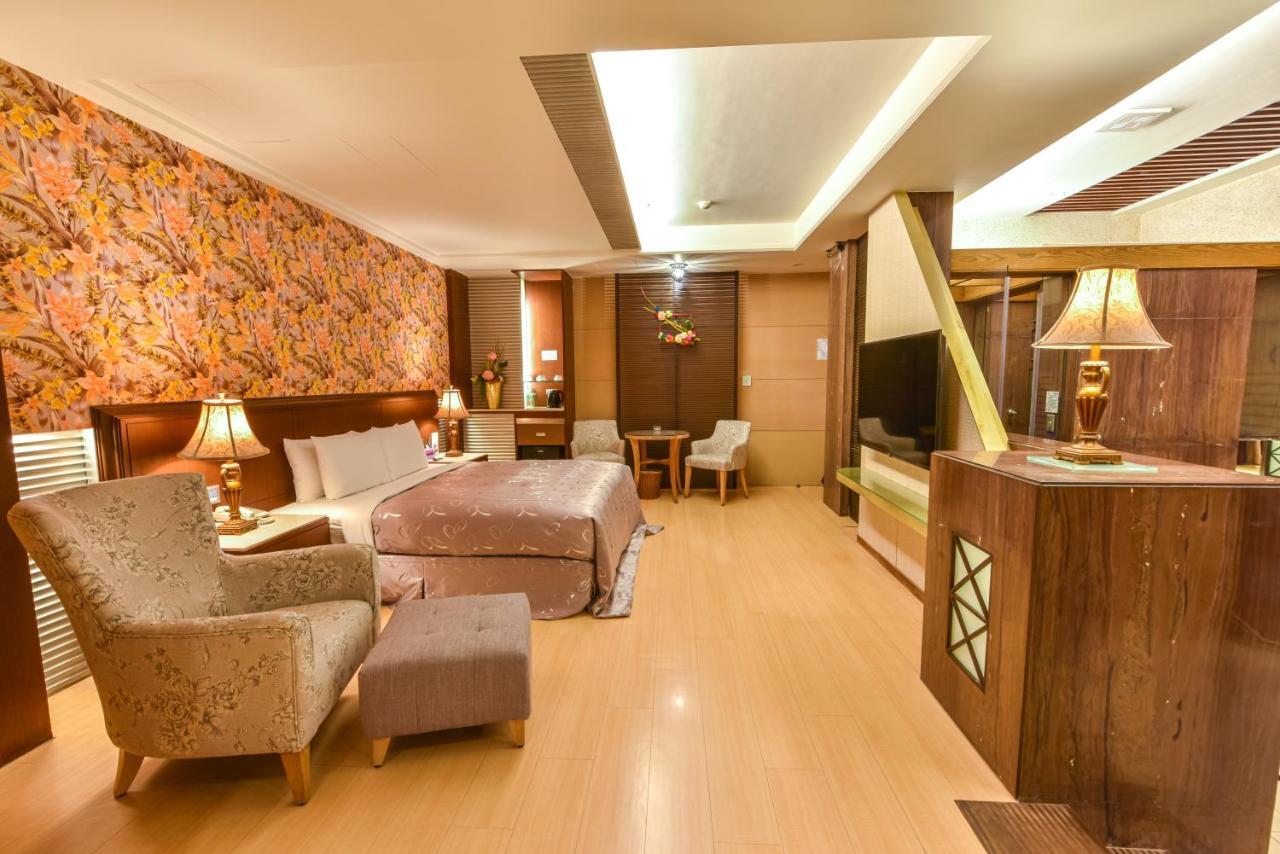 Purple Garden Motel Каосюн Екстериор снимка