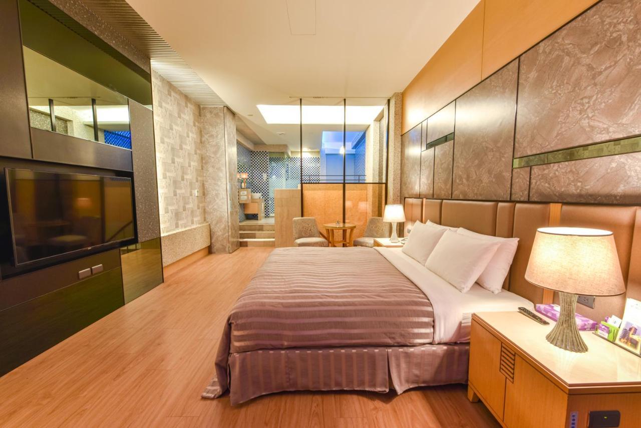 Purple Garden Motel Каосюн Екстериор снимка