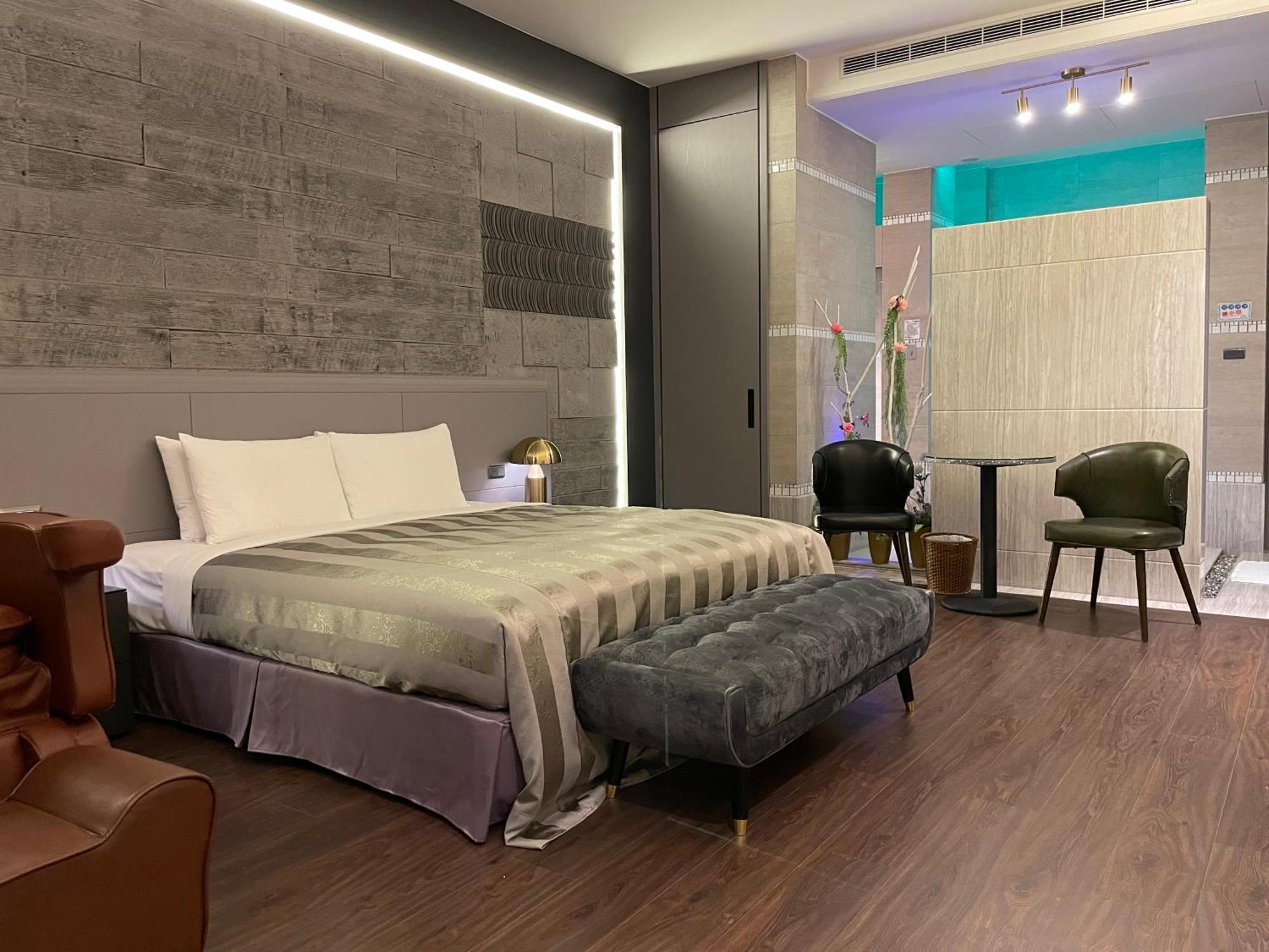 Purple Garden Motel Каосюн Екстериор снимка
