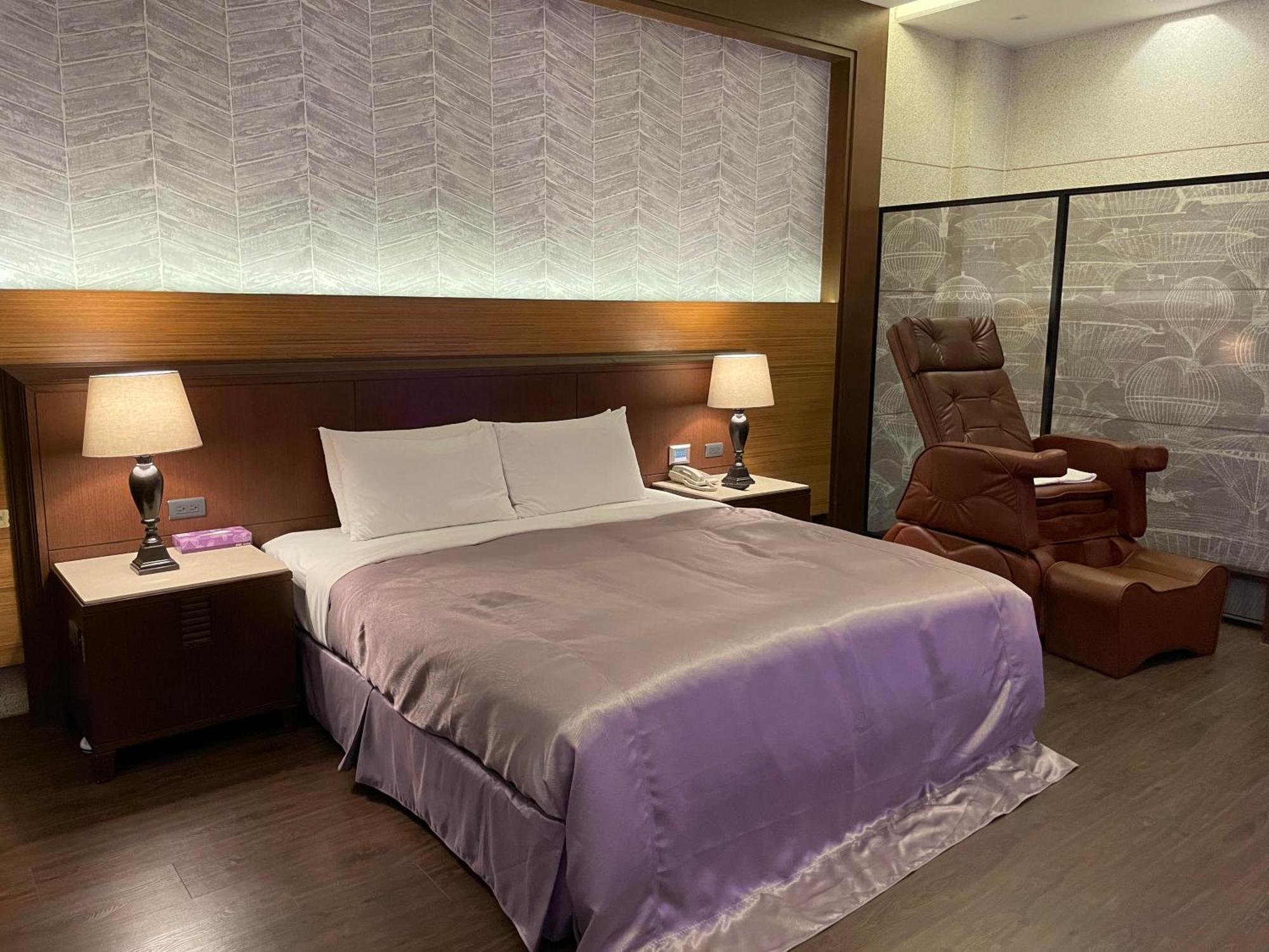 Purple Garden Motel Каосюн Екстериор снимка